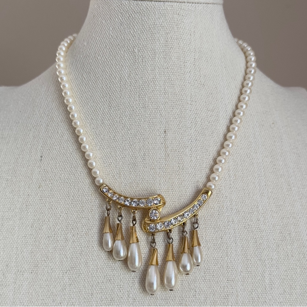 Vintage Faux Pearls Teardrop Tassels with Rhinestones Necklace